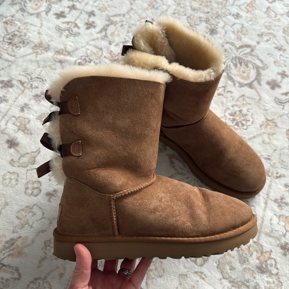 UGG Bailey Bow Boots Brown Women’s Size 9 Faux Fur Lined Chestnut Double Bow - Picture 2 of 16